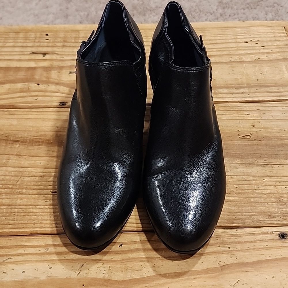 Franco Sarto Womens size 8M Black Faux Leather w/Buckle 3 inch Heels
